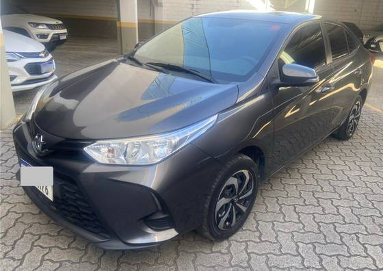 TOYOTA YARIS 1.5 16V FLEX SEDAN XL LIVE MULTIDRIVE TOYOTA YARIS 1.5 16V FLEX SEDAN XL LIVE MULTIDRIVE